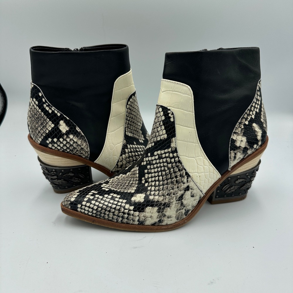 Gianni Bini Snakeskin Croc Embossed Floral Heel Ankle Booties Black White 6.5